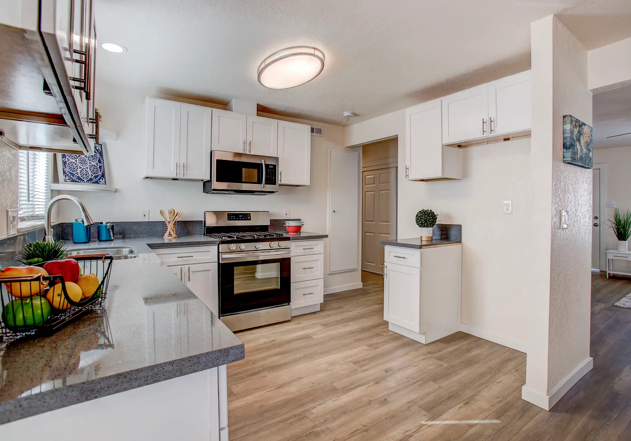 8 Kitchen 8 Kitchen